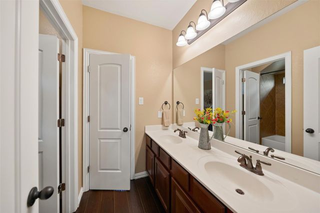 5 Copper Cove, Conroe, TX 77304