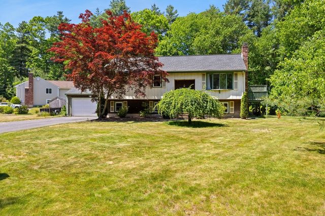 738 King Philip St, Raynham, MA 02767