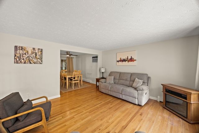 738 King Philip St, Raynham, MA 02767
