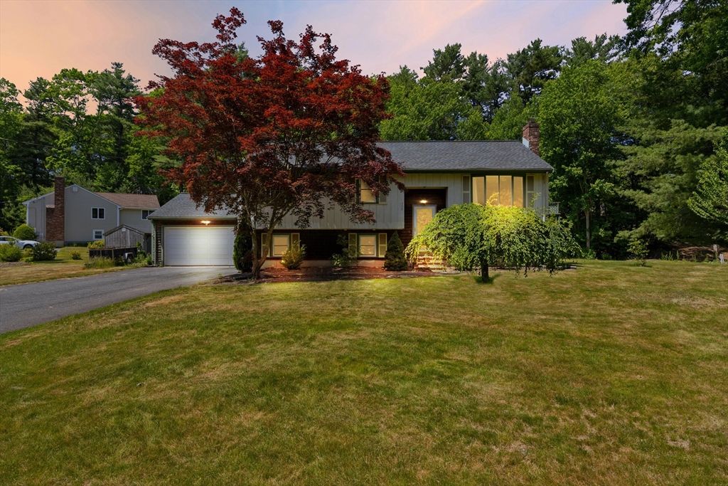 738 King Philip St, Raynham, MA 02767