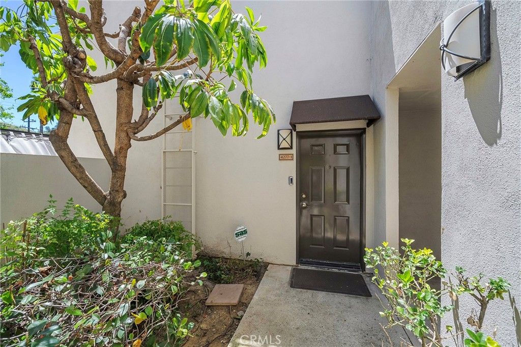 Image 21 of property listing at 4277 Las Virgenes, Calabasas, CA 91302