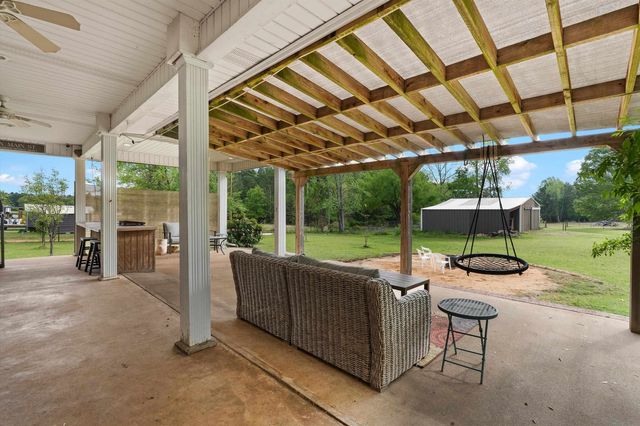 3166 County Road 232, Henderson, TX 75652