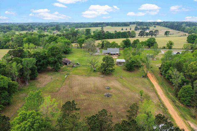 3166 County Road 232, Henderson, TX 75652