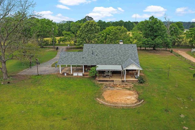 3166 County Road 232, Henderson, TX 75652