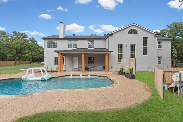 5860 Newt Patterson Road, Mansfield, TX 76063