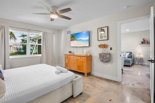 442 62ND STREET, Holmes Beach, FL 34217