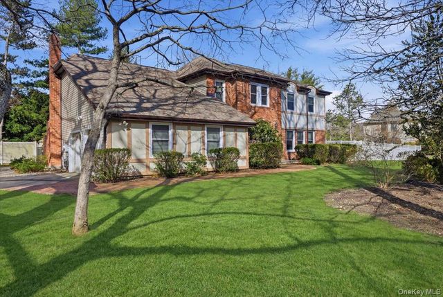 10 Weatherstone Way, Smithtown, NY 11787