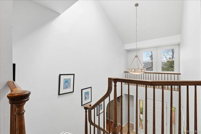 10 Weatherstone Way, Smithtown, NY 11787