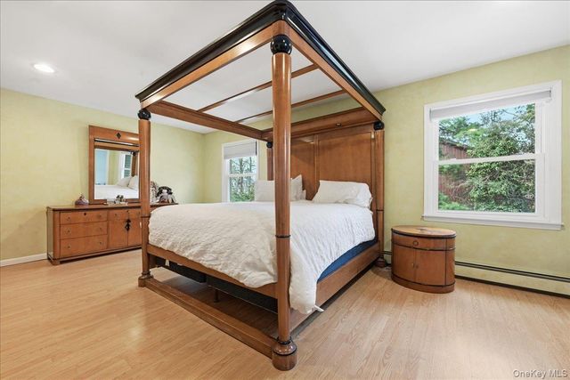 10 Weatherstone Way, Smithtown, NY 11787