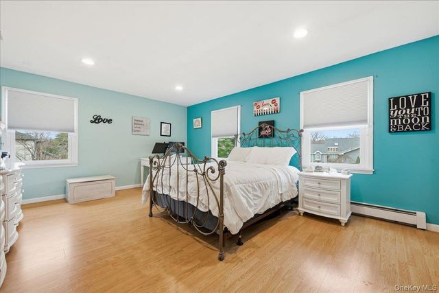 10 Weatherstone Way, Smithtown, NY 11787