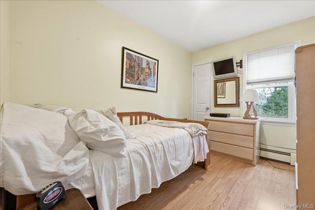 10 Weatherstone Way, Smithtown, NY 11787