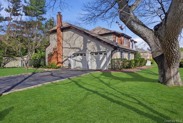 10 Weatherstone Way, Smithtown, NY 11787