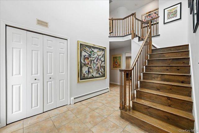 10 Weatherstone Way, Smithtown, NY 11787