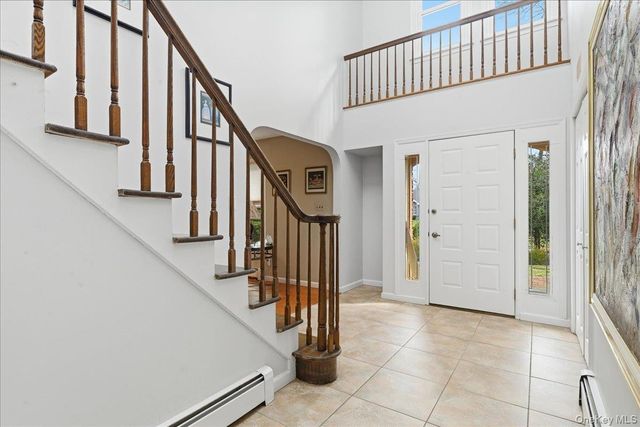 10 Weatherstone Way, Smithtown, NY 11787