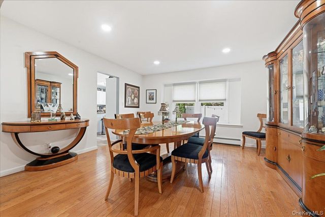 10 Weatherstone Way, Smithtown, NY 11787