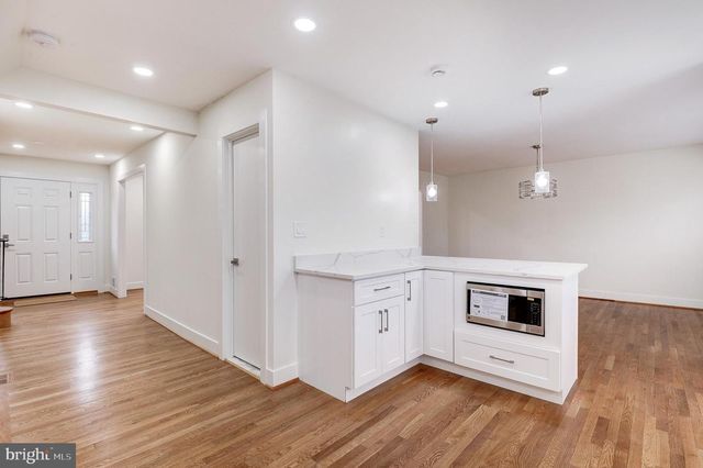 9704 HALL RD, Potomac, MD 20854