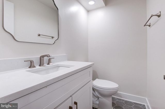 9704 HALL RD, Potomac, MD 20854