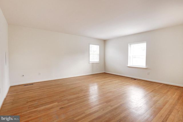 9704 HALL RD, Potomac, MD 20854