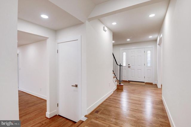 9704 HALL RD, Potomac, MD 20854