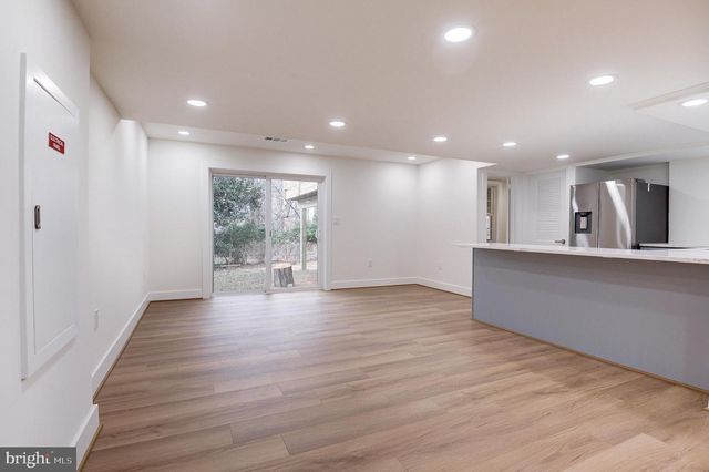 9704 HALL RD, Potomac, MD 20854