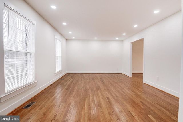 9704 HALL RD, Potomac, MD 20854