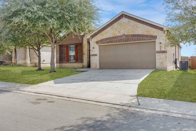 322 Walnut Crest, Selma, TX 78154