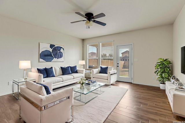 322 Walnut Crest, Selma, TX 78154