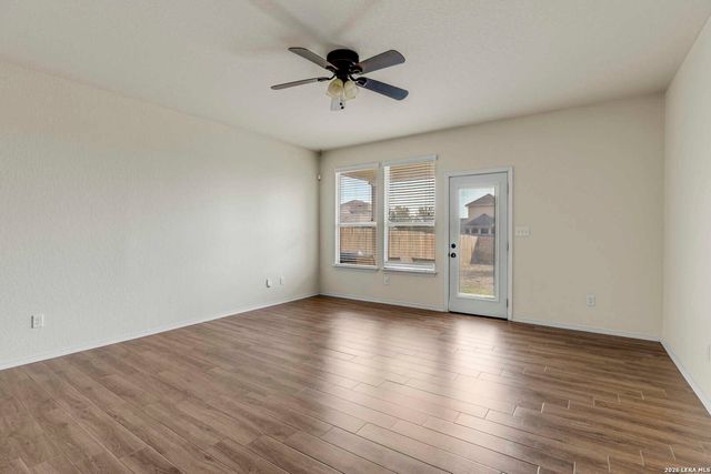 322 Walnut Crest, Selma, TX 78154