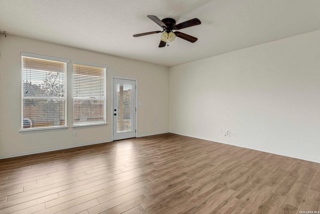 322 Walnut Crest, Selma, TX 78154