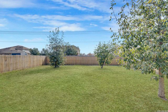 322 Walnut Crest, Selma, TX 78154