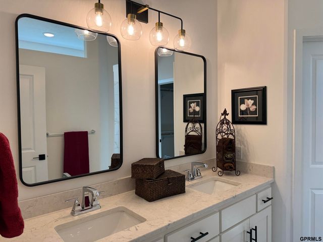 12667 Cooper Street, Papillion, NE 68138