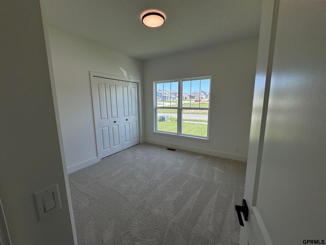 12667 Cooper Street, Papillion, NE 68138