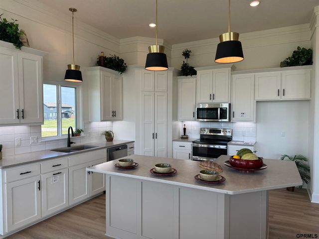 12667 Cooper Street, Papillion, NE 68138