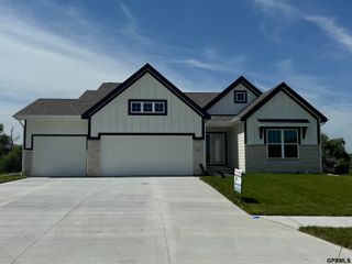 12667 Cooper Street, Papillion, NE 68138