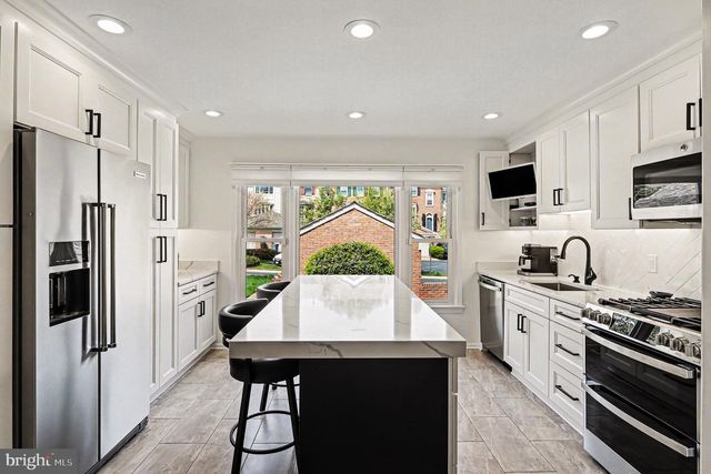 511 COUNCIL CT NE, Vienna, VA 22182