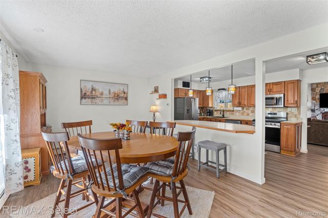 9367 Longmeadow Court, Tyrone Township, MI 48430