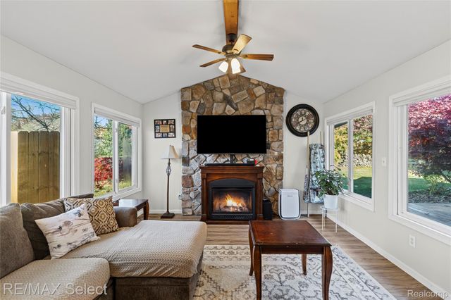 9367 Longmeadow Court, Tyrone Township, MI 48430