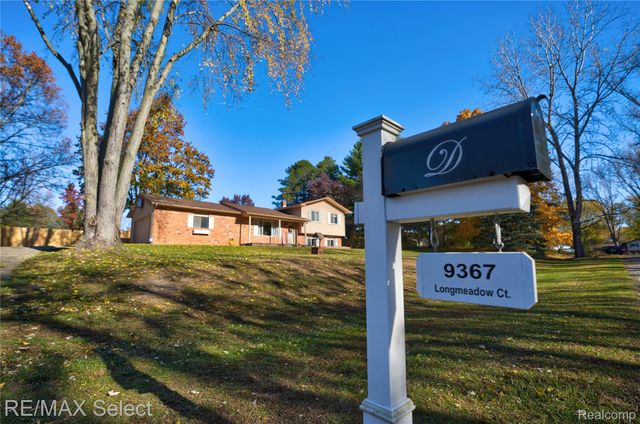 9367 Longmeadow Court, Tyrone Township, MI 48430