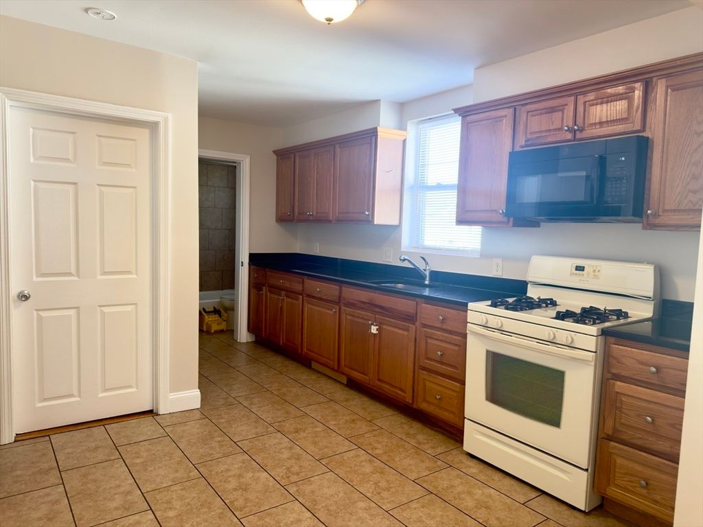 29 Chase Street 2B, Lynn, MA 01902