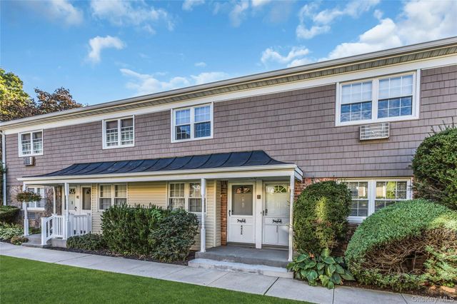 4426 Wilshire Lane 4426, Oakdale, NY 11769