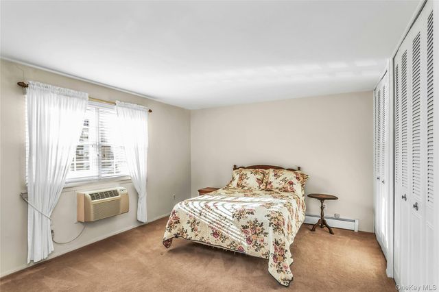4426 Wilshire Lane 4426, Oakdale, NY 11769