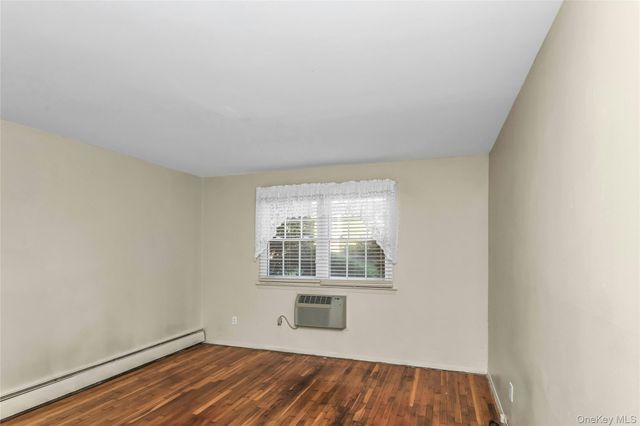 4426 Wilshire Lane 4426, Oakdale, NY 11769