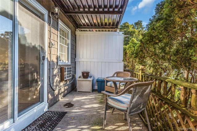 4426 Wilshire Lane 4426, Oakdale, NY 11769