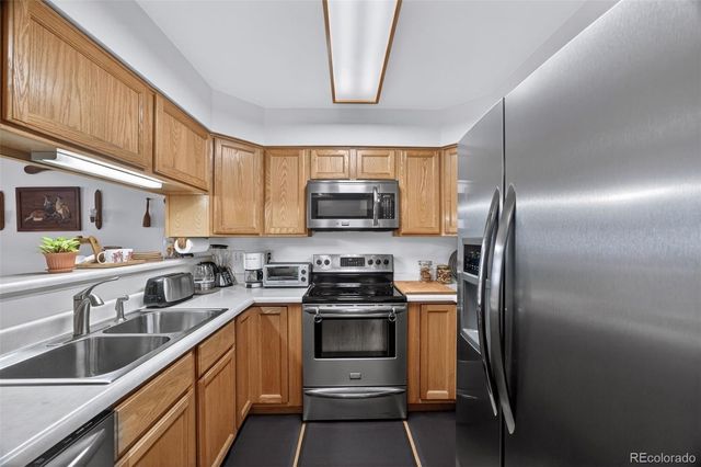 5721 W Asbury Place, Lakewood, CO 80227