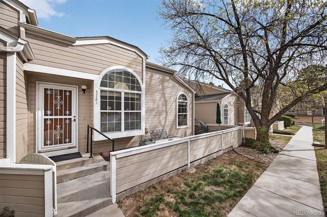 5721 W Asbury Place, Lakewood, CO 80227