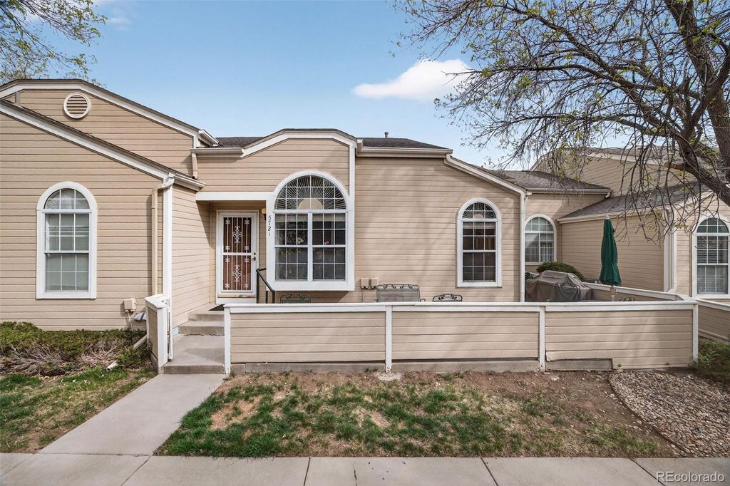 5721 W Asbury Place, Lakewood, CO 80227