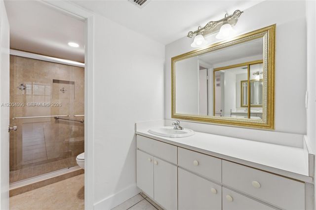 10852 N Kendall Drive 312, Miami, FL 33176
