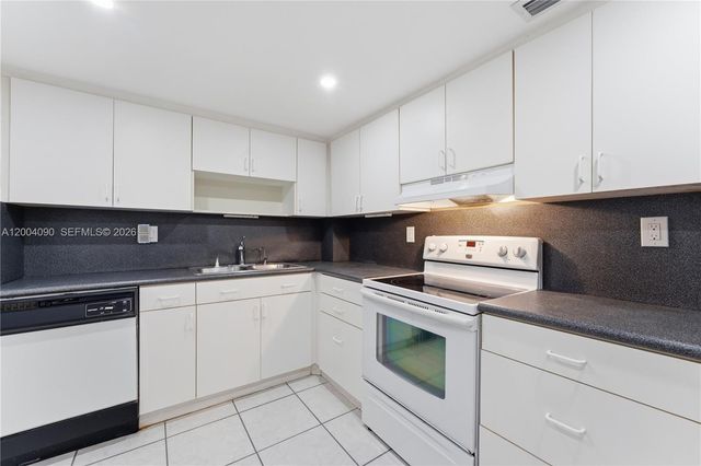 10852 N Kendall Drive 312, Miami, FL 33176