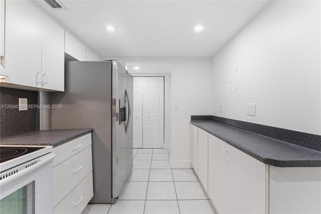 10852 N Kendall Drive 312, Miami, FL 33176