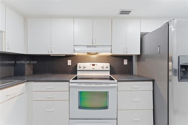 10852 N Kendall Drive 312, Miami, FL 33176